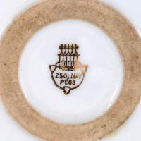 Zsolnay tál, kopott, reklám felirtattál: Braun testvérek Salvator likőr", d: 31 cm