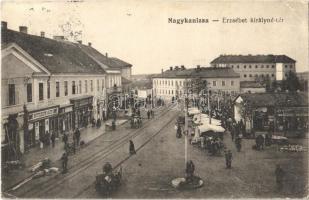 1916 Nagykanizsa, Erzsébet királyné tér, Bettlheim és Guth üzlete, piaci árusok, ideiglenes helyiség a divatáruknak. Hirschler-tőzsde kiadása (EK)