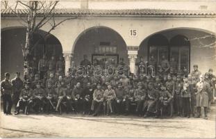 Osztrák-magyar katonai iskola, gázmaszkos csoportkép / Unt. Offz. Schule / K.u.K. (Austro-Hungarian) military school, soldiers and officers with gas masks. photo