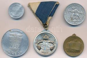 5db-os emlékérem tétel, közte 1930. "A 80 éves Pesti Napló jubiláris éve 1850-1930" fém em...