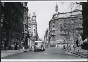 Trolibuszok tétele, különböző időpontokban és eltérő helyszíneken készült 7 db fénykép, 8,6x11,4 cm ...