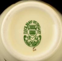 Zsolnay virág mintás váza, kézzel festett, jelzett, apró kopásnyomokkal, m: 17 cm