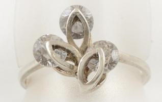 Ezüst(Ag) háromköves gyűrű, jelzett, méret: 55, bruttó: 2,3 g