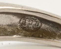 Ezüst(Ag) soliter gyűrű, jelzett, kis deformációval, méret: 49, bruttó: 5,4 g