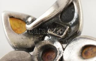 Ezüst(Ag) borostyánköves gyűrű, jelzett, méret: 54, bruttó: 4,1 g