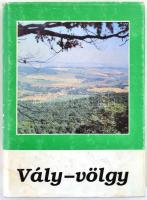 B. Kovács István (szerk.): Vály-völgy. Népismereti könyvtár 1. Pozsony-Rimaszombat-Felsővály, 1991. Kiadói egészvászon kötés, papír védőborítóval, jó állapotban.