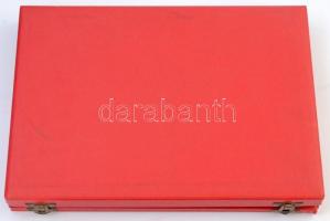 ~1970. "BM Határőrség" jelzett hollóházi porcelán plakett eredeti dísztokban (151x158mm), ...