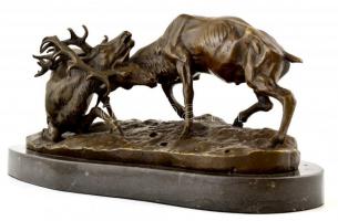 cca 1930 P. J. Mene után: Viaskodó szarvasok. Bronz,  márvány talpazattal, m:14 cm, 37×16 cm