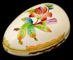 Herendi Viktória mintás porcelán tojás, kézzel festett, jelzett, kis kopásnyomokkal, 11×7×7 cm