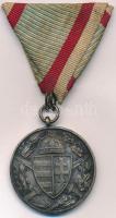 1929. "Magyar Háborús Emlékérem kardokkal, sisakkal" ezüstözött Br kitüntetés mellszalagon...