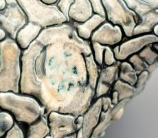 Gorka Iparművészeti Vállalatos kosfejes tál, mázas kerámia, jelzett, apró kopásokkal, m: 17 cm