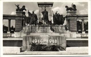 Budapest Millenium-Column with the memorial of the Unknown Soldier Photo