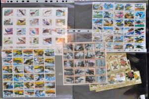 Cipősdoboznyi gyufacímke, palást, ömlesztve, kötegelve, közte ívek