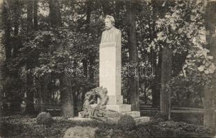 Budapest Margitsziget Arany János szobor