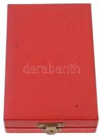 1964. "A Munka Érdemrend" arany fokozata, zománcozott Br kitüntetés szalagon, miniatűrrel ...