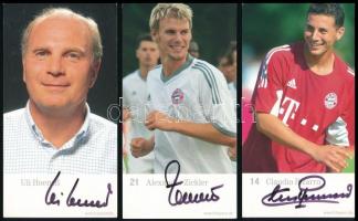 3 db focista aláírás (Alexander Zickler, Claudio Pizzaro, Uli Hoeneß) + 1 db belépőjegy