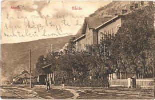 1924 Báziás, Vasútállomás, vasutasok. Mühsammer A. kiadása / railway station, railwaymen (EB)
