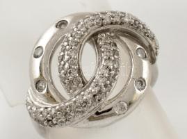 Ezüst(Ag) apró kövekkel díszített briós gyűrű, jelzett, méret: 52, bruttó: 5,1 g
