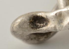 Ezüst(Ag) oroszlánfejes, kapcsos karkötő, jelzett, h: 20 cm, nettó: 30,4 g