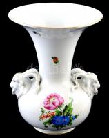 Herendi virágmintás váza kos fejekkel, kézzel festett, jelzett (tanuló), apró kopásnyomokkal, m:26 cm