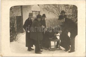 1907 Sellye, szánkó szerelés télen. photo