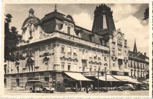 1939 Wels, Hotel und Cafe Greif, Hotel Parzer, Garagen / hotels, cafe, restaurant, garages, autobus, automobiles