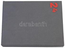 Éremtartó kazetta, kivehető tálcával, összesen 24 férőhellyel. Használt, de jó állapotban