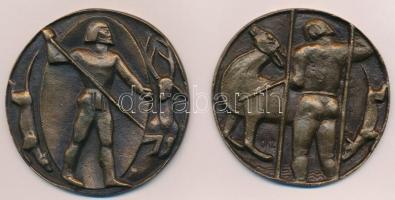 Olcsai Kiss Zoltán (1895-1981) 1971. 2db klf Br emlékérem a Vadászati Világkiállításra (70mm/73mm) T:2