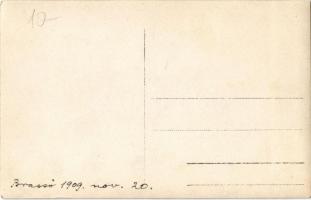 1909 Brassó, Kronstadt, Brasov; színházi csoportkép színészekkel / theatre group photo with actors a...