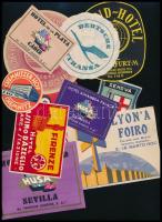 Bőröndcímkék (Genova, Hotel de la Playa Cadiz, Hotel Brostol Salzburg, stb.), 12 db