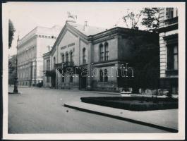 cca 1930 Budapest, régi Nemzeti Lovarda, fotó, 9×12 cm