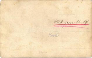 1924 Tátra, Magas Tátra, Vysoké Tatry; kirándulók a tarpataki vízesésnél / Studená dolina vodopád / ...