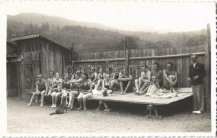 Felsőzúgó-fürdő, Ruzsbachfürdő, Bad Ober Rauschenbach, Kúpele Vysné Ruzbachy; Evangélikus lánykör a fürdőben / Lutheran girls at the spa, baths. photo