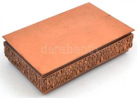 Réz zenélő doboz, fa belső burkolattal, 10×16×5 cm