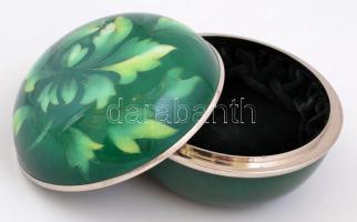 Többrétegű üveg ékszertartó dobozka, fém peremmel, kis kopásnyomokkal, jelzett, d: 10,5 cm, m: 7 cm