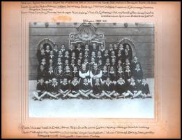 1939 Ciszterci Szent Imre Gimnázium IV. osztályának csoportképe, Molnár Erzsi pecséttel jelzett fotója, kartonra kasírozva, feliratozva, 17×22 cm
