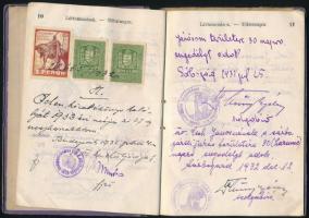 1931 Házalókönyv kézmű- és rövidáru kereskedő számára, bejegyzésekkel, pecsétekkel