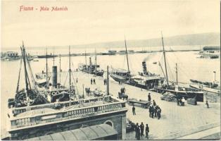 Fiume, Rijeka; Velebit egycsavaros tengeri személyszállító gőzhajó / Hungarian sea passenger steamship in Molo Adamich