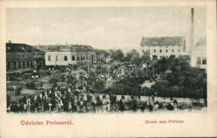 Perlasz with market