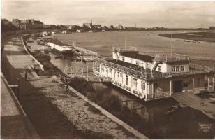 1930 Szeged, Tisza part, fürdő állóhajók
