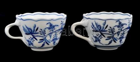Meissen porcelán teás csésze, 2 db, 5 db csészealj, jelzett, kis kopásnyomokkal, d: 10 és 15 cm