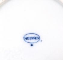 Meissen porcelán teás csésze, 2 db, 5 db csészealj, jelzett, kis kopásnyomokkal, d: 10 és 15 cm