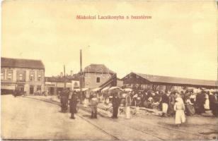 1911 Miskolc, Lacikonyha a Búza téren, piac, villamos megállóhely, üzletek, tömeg. W. L. (?) 791. (EK)
