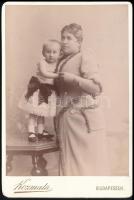 cca 1880 Anya gyermekével, portré keményhátú fotó, Bp., Kozmata Ferenc műterméből, 16x11 cm