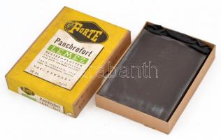 cca 1945 körül készült felvételek katonákról, a kiskunfélegyházi MARIKA fotóműteremben, 13 db vintag...