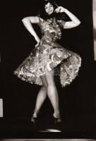 cca 1968 Marilyn Monroe után szabadon.... szoldian erotikus felvételek egy magyar fotómodellről, 9 d...