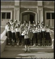 1956 Privát felvételek (nem a forr. eseményekről!), 43 db vintage NEGATÍV, a tároló tasakokon felira...