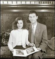 1956 Privát felvételek (nem a forr. eseményekről!), 43 db vintage NEGATÍV, a tároló tasakokon felira...