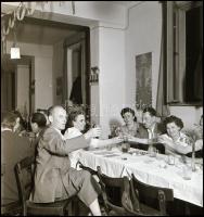 1956 Privát felvételek (nem a forr. eseményekről!), 43 db vintage NEGATÍV, a tároló tasakokon felira...