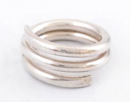 Ezüst(Ag) háromsoros gyűrű, jelzett, méret: 53, nettó: 9,7 g